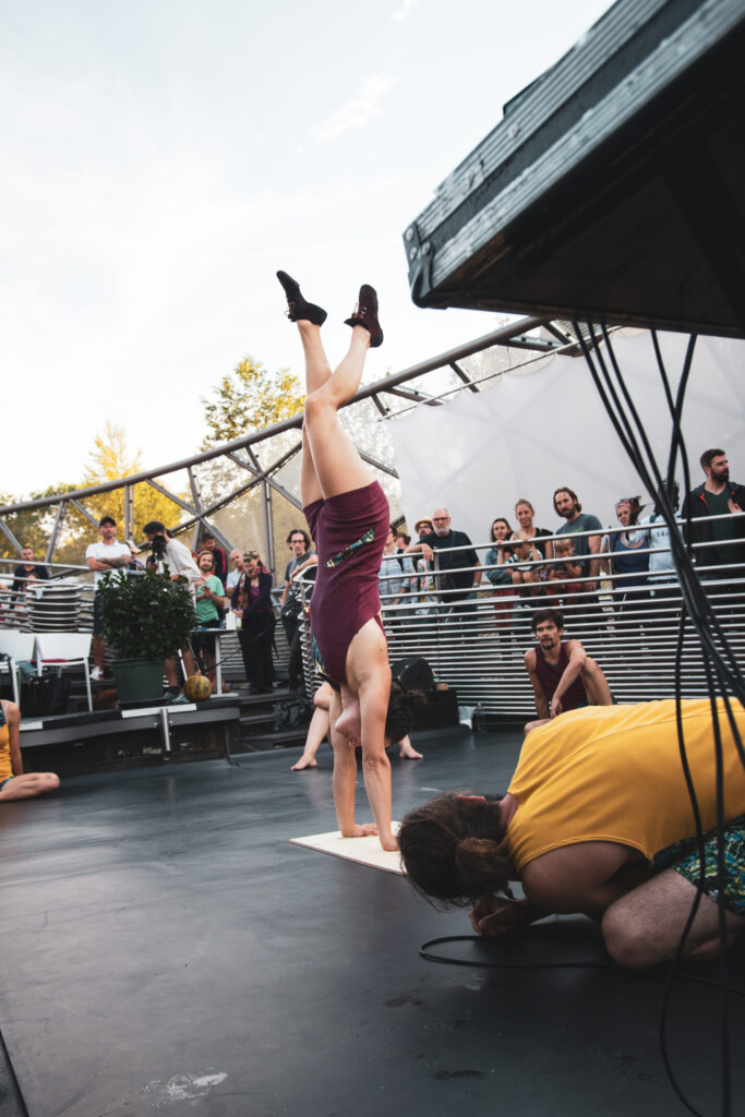 Handstandartistin Berlin